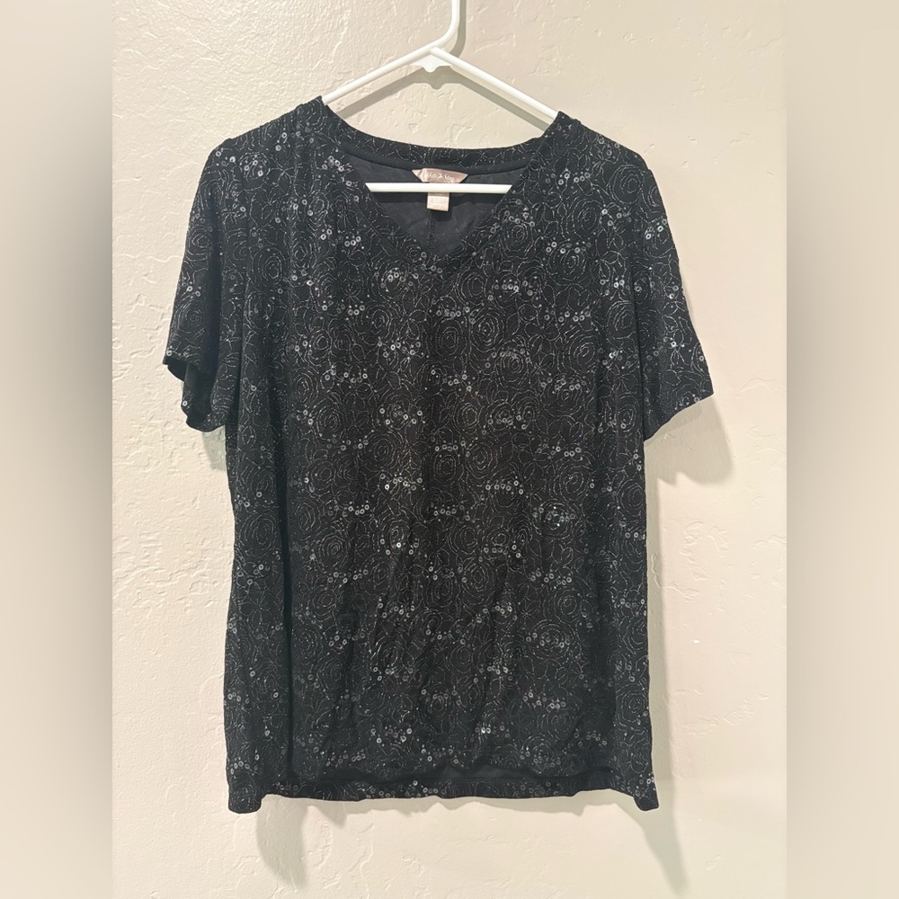White Stag Black Sequin V-Neck Short Sleeve Blouse